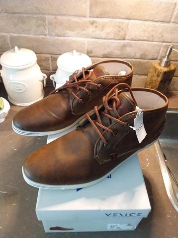 Nieuwe casual stoere heren schoenen 
Bruin maat 43  beschikbaar voor biedingen