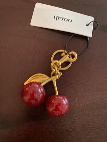 Nieuwe Kersen Sleutelhanger / Tas Hanger beschikbaar voor biedingen