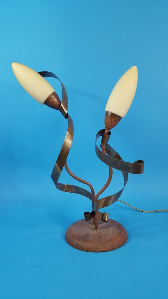 Vintage rustieke design tafellamp, metaal, roestkleur. S4, Huis en Inrichting, Lampen | Tafellampen, Gebruikt, Minder dan 50 cm