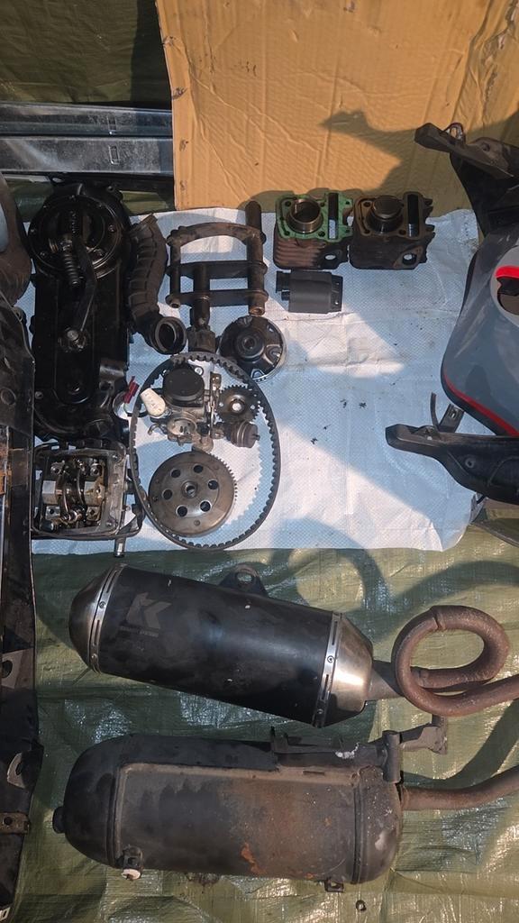 Zip onderdelen mag voor prikkie weg, Fietsen en Brommers, Brommeronderdelen | Scooters, Ophalen of Verzenden