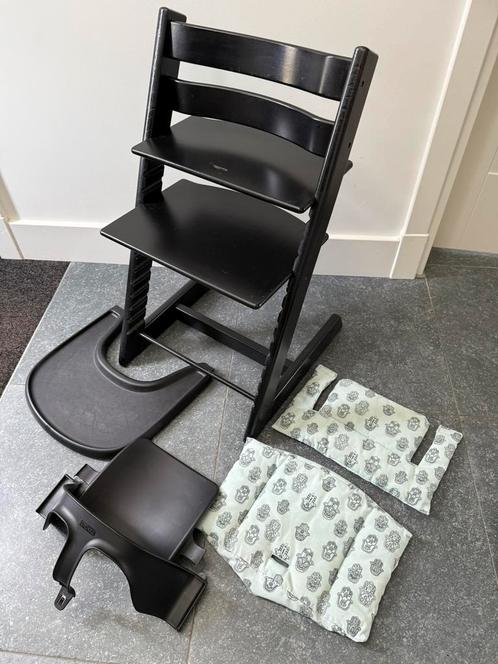 Allernieuwste model Stokke Tripp Trapp zwart + accessoires, Kinderen en Baby's, Kinderstoelen, Gebruikt, Meegroeistoel, Aanschuifbaar