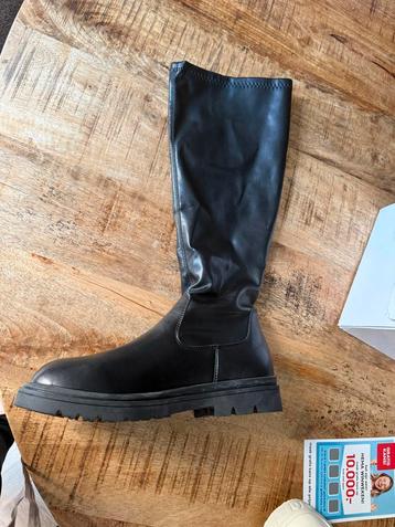 Nieuwe zwarte lange laarzen - Maat 41 beschikbaar voor biedingen