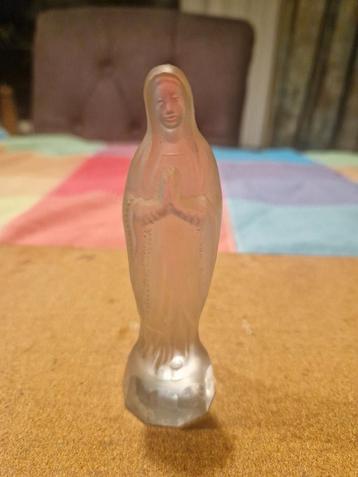 Oude Lourdes Beeld van kristal glas in zeer goede staat beschikbaar voor biedingen