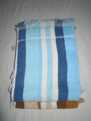 setje van 2 gestreepte badhanddoeken   beschikbaar voor biedingen