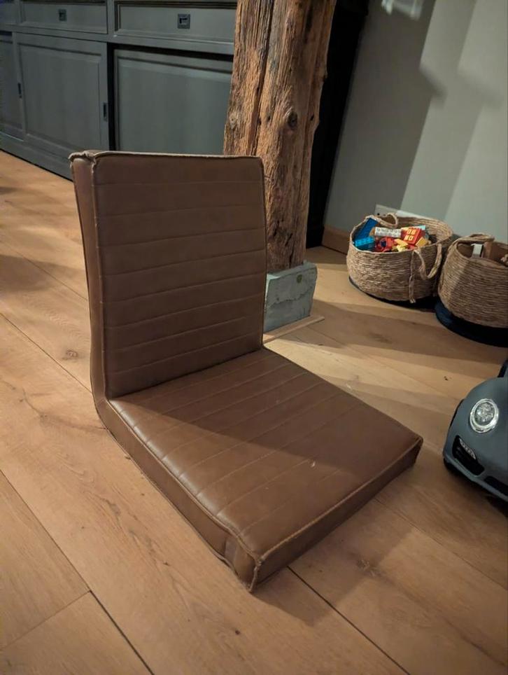 Gratis vloerstoelen van eetkamerstoelen, Huis en Inrichting, Stoelen, Gebruikt, Vijf, Zes of meer stoelen, Stof, Bruin, Ophalen