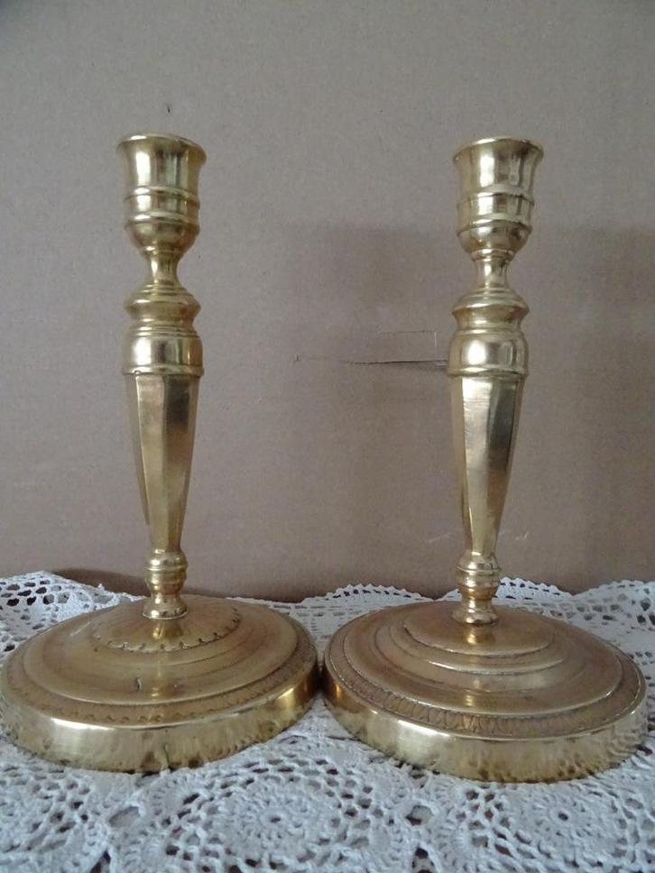 18e Eeuw antieke kandelaars Franse bronzen kandelaars 19cm, Antiek en Kunst, Antiek | Kandelaars, Koper of Brons, Ophalen of Verzenden