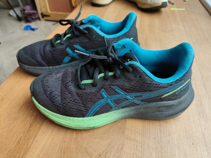 Ascics hardloopschoenen jongen maat 37, Sport en Fitness, Loopsport en Atletiek, Zo goed als nieuw, Hardloopschoenen, Asics, Ophalen of Verzenden
