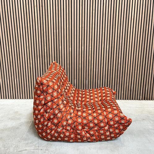 Ligne Roset Togo - La croix du Sud  Sienne, Antiek en Kunst, Antiek | Meubels | Stoelen en Banken, Ophalen of Verzenden