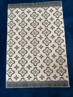 Klein Grijs/Wit Kleedje 55x85, Minder dan 50 cm, Wit, Ophalen of Verzenden, Zo goed als nieuw