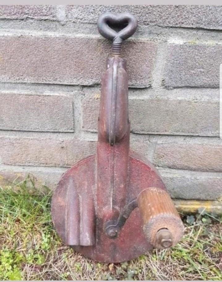 Prachtige antieke bonensnijder prachtig in landelijke keuken, Antiek en Kunst, Antiek | Keukenbenodigdheden, Ophalen of Verzenden