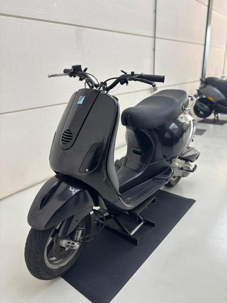 Vespa 150cc brom hexagon, Fietsen en Brommers, Scooters | Piaggio, Zo goed als nieuw, Overige modellen, Maximaal 45 km/u, Benzine
