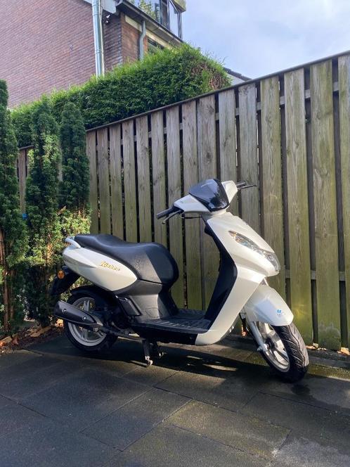 Nette Peugeot scooter met weinig kilometers, Fietsen en Brommers, Scooters | Peugeot, Gebruikt, Overige modellen, Maximaal 25 km/u