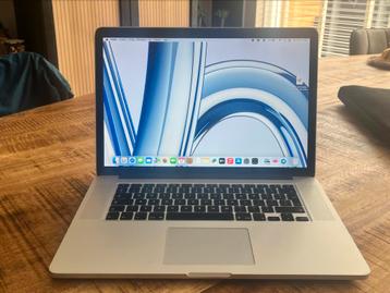 Macbook pro 15” 2014 500gb 16gb €200 beschikbaar voor biedingen