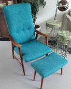 Fantastisch leuke vintage fauteuil met voetenbankje, Deens, Huis en Inrichting, Fauteuils, Minder dan 75 cm, Gebruikt, Stof, 50 tot 75 cm