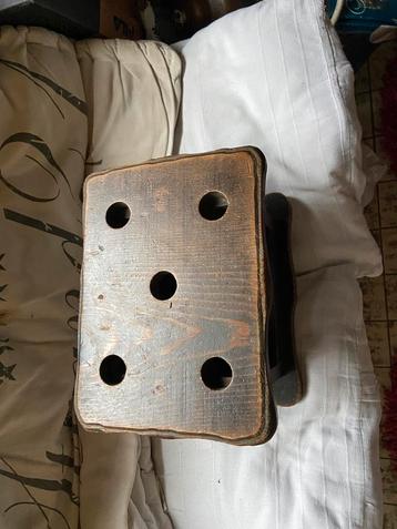 Houten stoof beschikbaar voor biedingen
