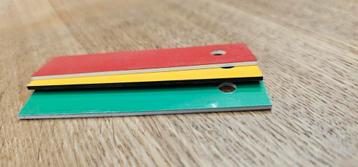 resopal plaatjes 80 x 20 mm beschikbaar voor biedingen