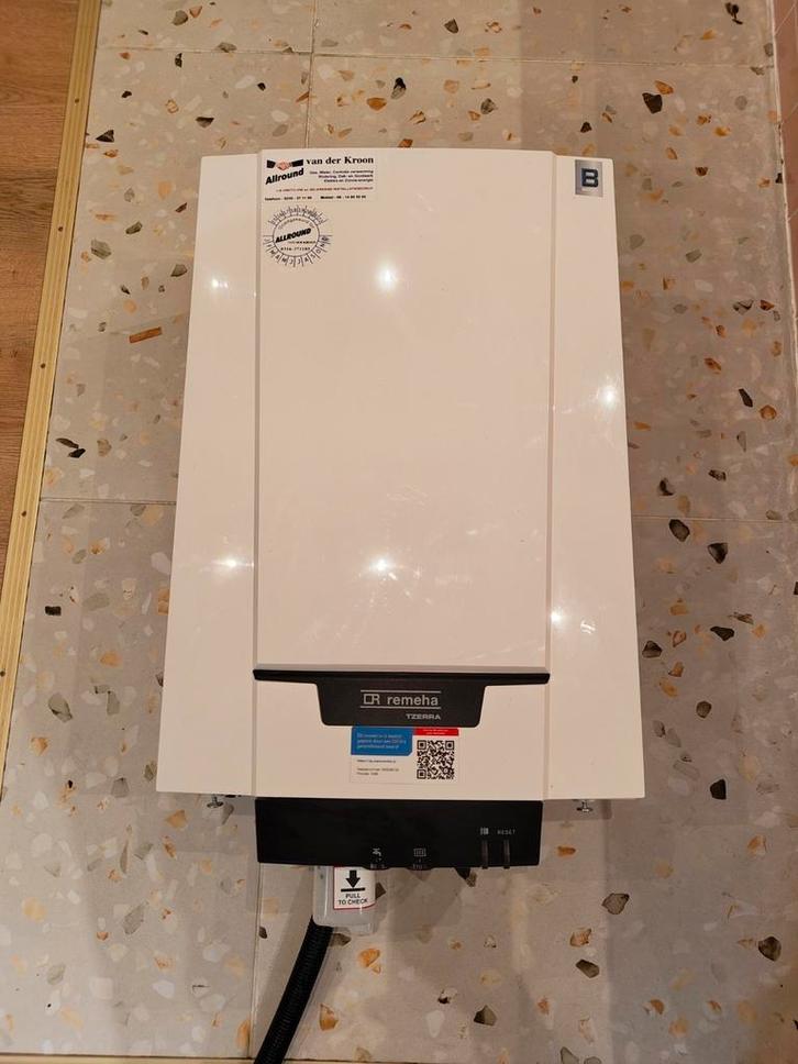 Remeha Tzerra M 39c Plus CCS - defect hydroblok, Doe-het-zelf en Verbouw, Verwarming en Radiatoren, Gebruikt, 30 tot 80 cm, Minder dan 60 cm