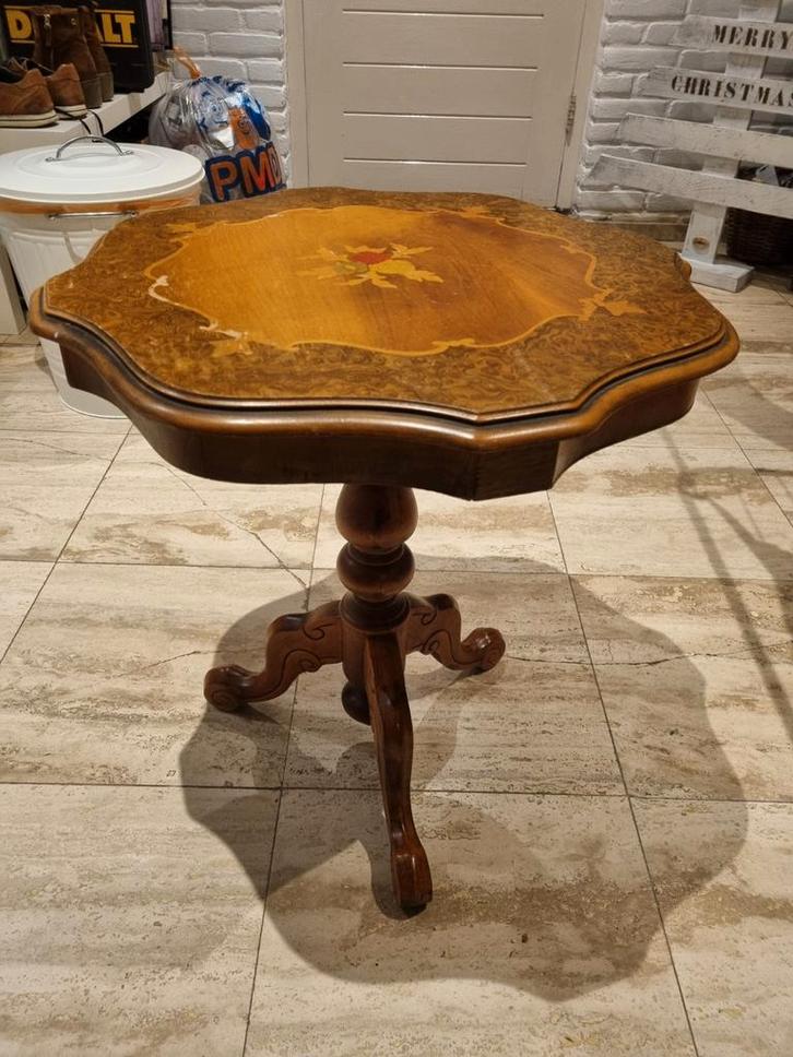 Vintage bijzettafel / wijntafel met bloemmotief, Antiek en Kunst, Antiek | Meubels | Tafels, Ophalen