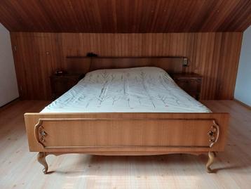 Slaapkamer compleet beschikbaar voor biedingen