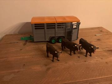 Bruder Veewagen met 3 Koeien - Speelgoed beschikbaar voor biedingen