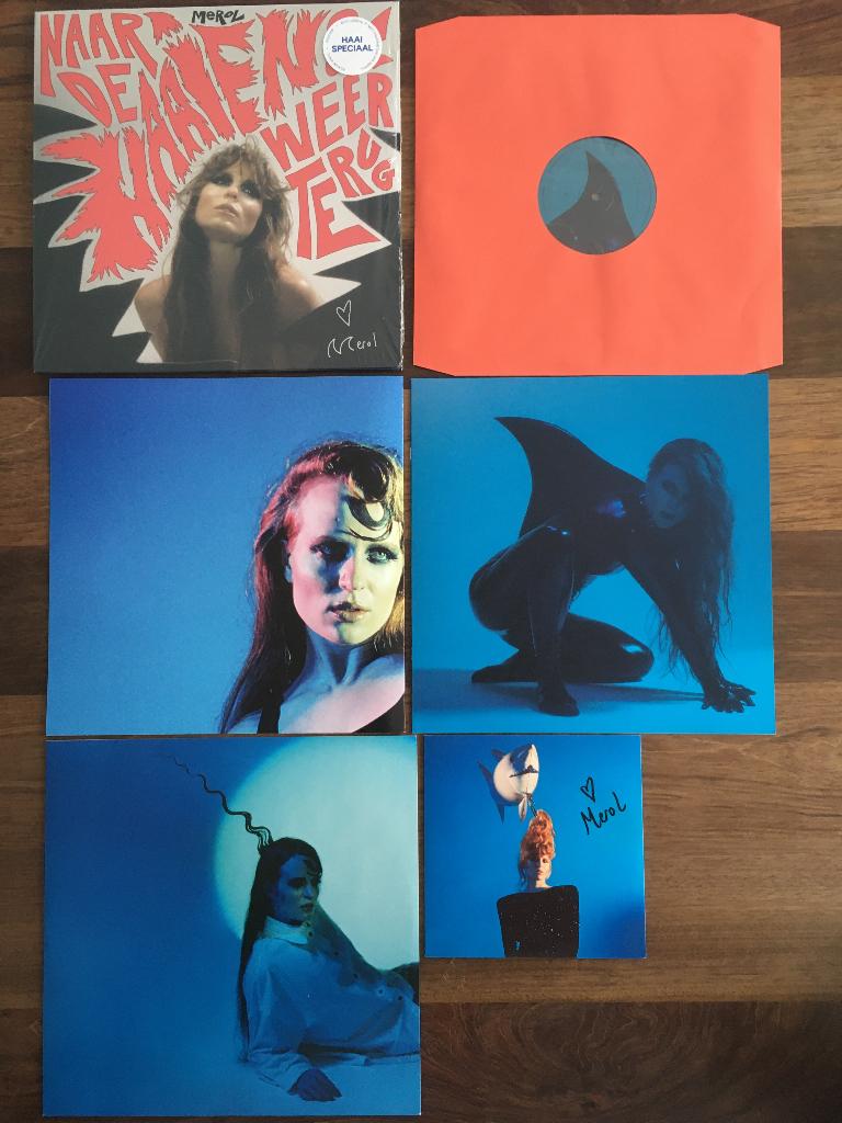 Vinyl LP+7" MEROL Naar De Haaien Weer Terug GESIGNEERD BLAUW, Ophalen of Verzenden, Nieuw in verpakking, 12 inch, Pop