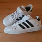 Adidas sneakers maat 34 - zo goed als nieuw!, Ophalen