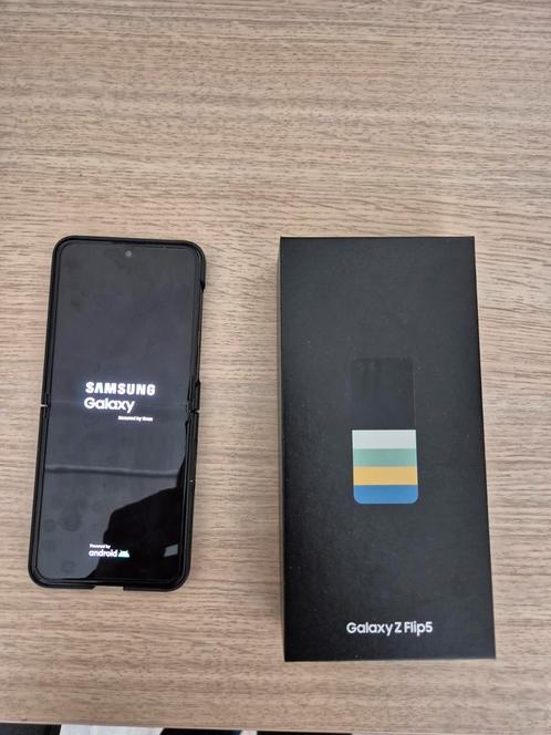 Samsung Galaxy Z Flip5, Telecommunicatie, Mobiele telefoons | Samsung, Zo goed als nieuw, Overige modellen, 8 GB, Android OS, 10 megapixel of meer