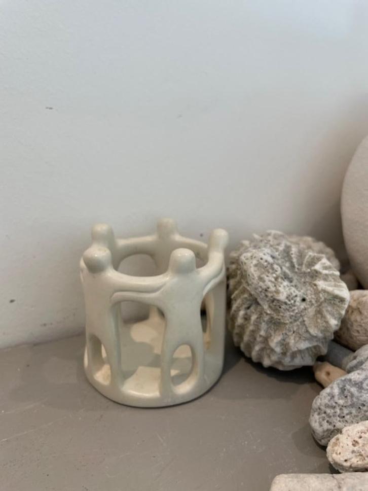 Klein beeldje vriendschapskring speksteen. Vriendschap kring, Antiek en Kunst, Kunst | Beelden en Houtsnijwerken, Ophalen