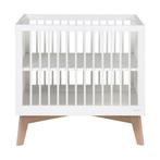 Kidsmill Sixties Box - Wit met Houten Poten, Kinderen en Baby's, Boxen, Ophalen, Gebruikt, Vierkant, In hoogte verstelbaar