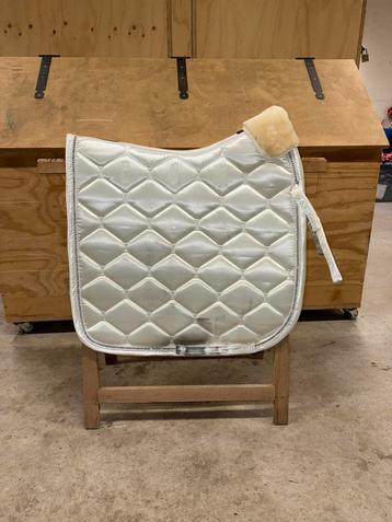 Eskadron wedstrijd dekje Satin Crystal beschikbaar voor biedingen