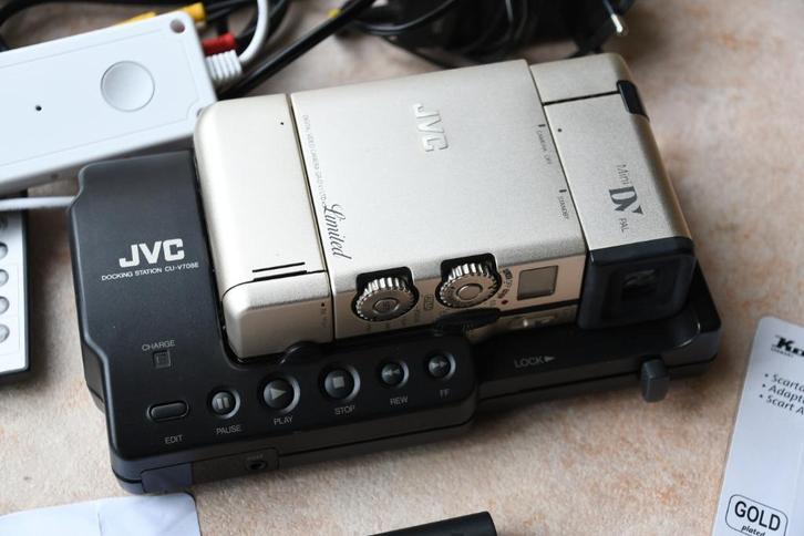 JVC gr-DV1 met docking station video kamera, Audio, Tv en Foto, Videocamera's Digitaal, Gebruikt, Camera, Mini dv, JVC, 20x of meer