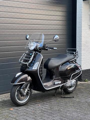 Vespa gts 300 Aston Martin 300cc piaggio motorscooter A2 beschikbaar voor biedingen