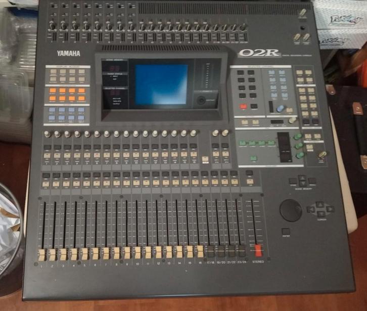 Yamaha O2R digitaal mengpaneel, Muziek en Instrumenten, Mengpanelen, Gebruikt, 20 kanalen of meer, Microfooningang, Ophalen