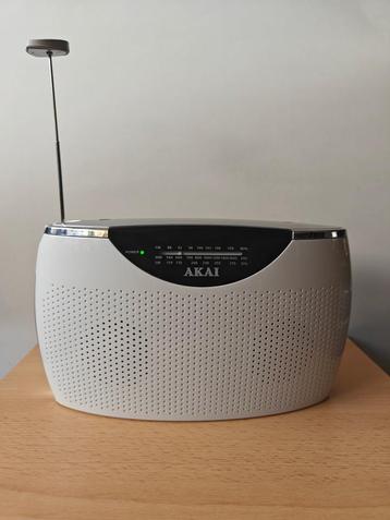 Portable Akai APR100 - Draagbare radio - Wit