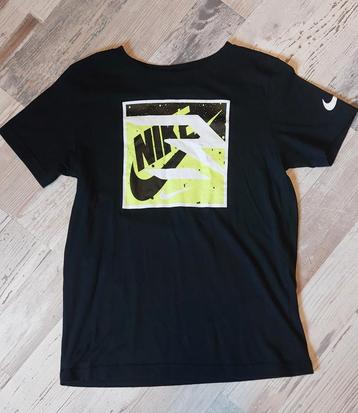 Nike tshirt maat 158 beschikbaar voor biedingen