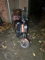 Elektrische scooter nieuwe accu geel kenteken, Fietsen en Brommers, Snorfietsen en Snorscooters, Overige merken, Elektrisch, Ophalen of Verzenden