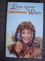 LANGS NIEUWE WEGEN door Anne Sietsma, Ophalen of Verzenden, Zo goed als nieuw