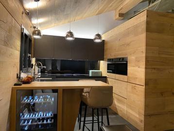 EIKEN BARNWOOD WANDBEKLEDING, PLAFONDBEKLEDING KANT EN KLAAR beschikbaar voor biedingen