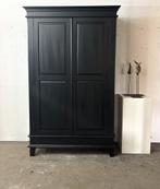Zeer mooie strakke zwarte 2 deurs kast, 25 tot 50 cm, Teakhout, Ophalen of Verzenden, Zo goed als nieuw