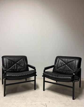 André Vandenbeuck voor Strässle 2x fauteuil beschikbaar voor biedingen