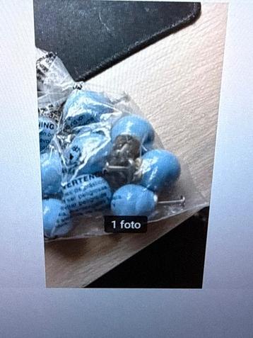 Blauwe Kastknoppen 12 beschikbaar voor biedingen