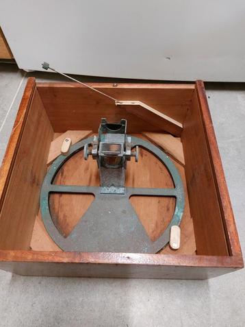 Prismatisch azimutcirkel compas navigatie instrument beschikbaar voor biedingen