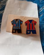 2 Pins voetbal shirts, Verzamelen, Speldjes, Pins en Buttons, Ophalen of Verzenden, Nieuw, Sport, Speldje of Pin