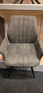 Set 3 stoelen op=op, Ophalen, Ven liemde, Drie, 5071BH