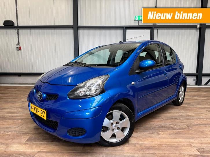 Toyota AYGO 1.0-12V Dynamic Blue / AUTOMAAT / AIRCO / 5 DRS, Auto's, Toyota, Bedrijf, Aygo, Airbags, Airconditioning, Bluetooth
