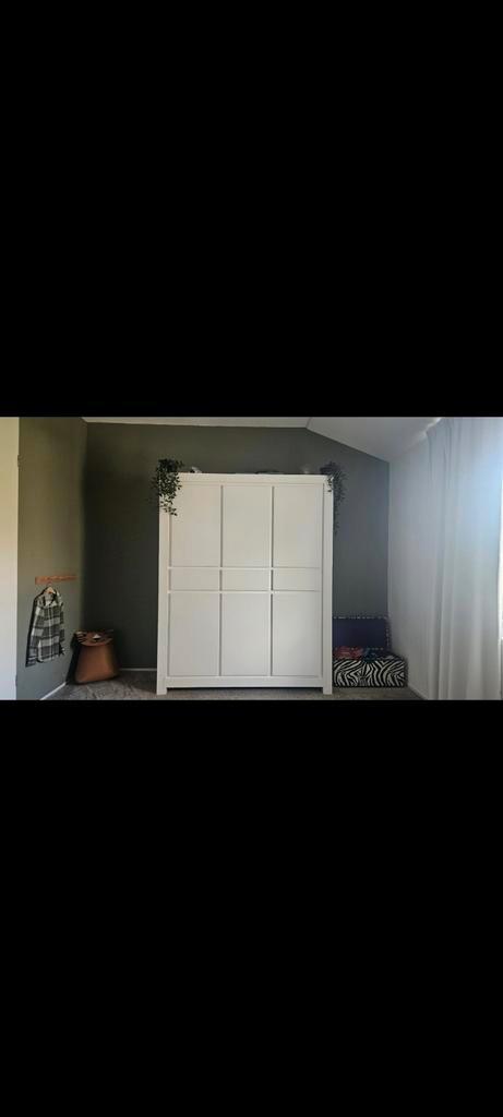 Mooie witte baby/peuter/kleuter kleding kast, Kinderen en Baby's, Kinderkamer | Complete kinderkamers, Zo goed als nieuw, Jongetje of Meisje