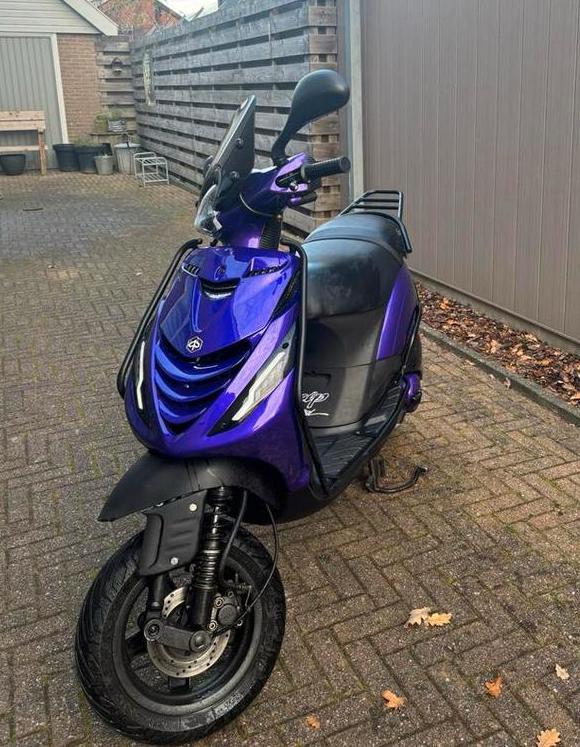 Piaggio Zip 4t SP, Fietsen en Brommers, Scooters | Piaggio, Gebruikt, Zip, Maximaal 45 km/u, Benzine, Ophalen
