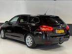 Peugeot 308 SW 1.2T 110PK Style Navi|Panorama|Trekhaak!, Voorwielaandrijving, Stof, Gebruikt, 1199 cc