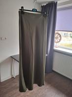 Oudgroene satijnen rok - Maat M, nieuw!, Kleding | Dames, Maat 38/40 (M), Nieuw, Ophalen of Verzenden, Onder de knie