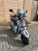 Vespa sprint full option e5 2021, Fietsen en Brommers, Snorfietsen en Snorscooters, Ophalen of Verzenden, Zo goed als nieuw